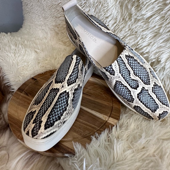 Vince ( Brand New ) designer Saxon 2 Slip On Sneakers in Snake skin Print shoe - Picture 9 of 10